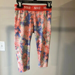 Nike children’s capris multi color size 6